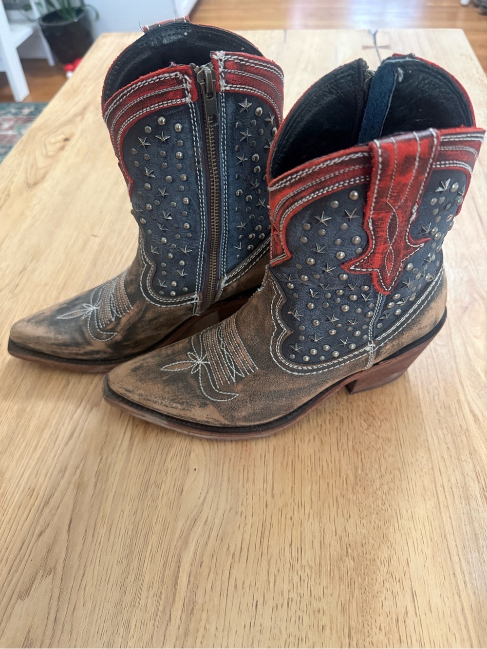 Cowgirl boots 7.5